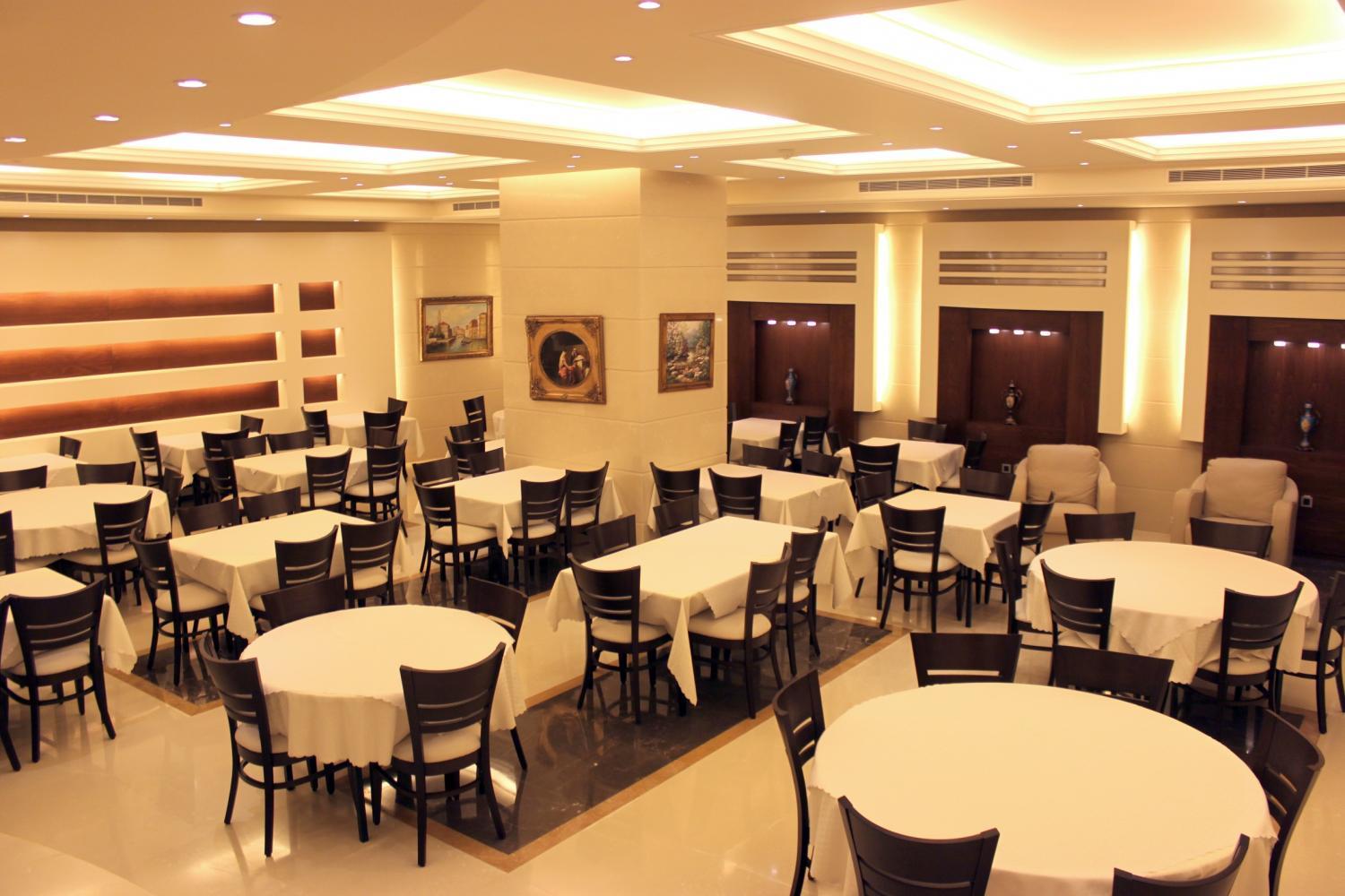 Dolphin Royal Hotel 4*