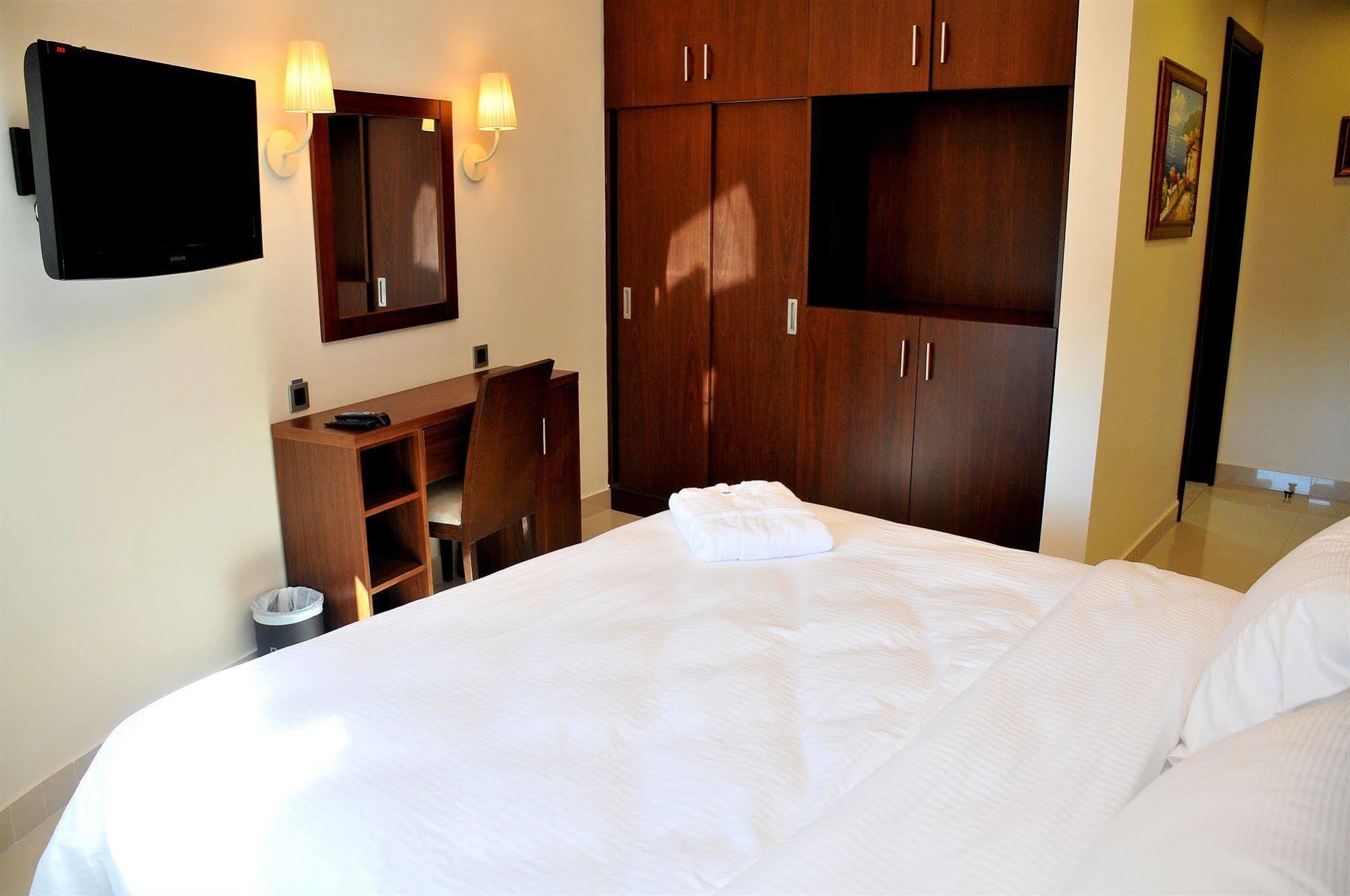 Dolphin Royal Hotel